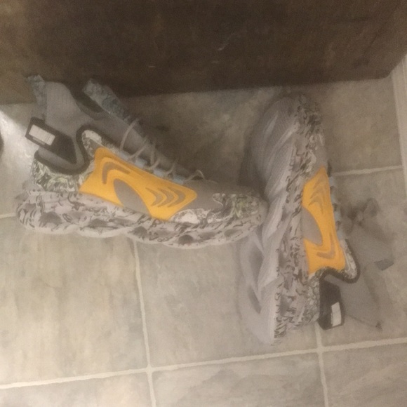 Got these a few weeks ago brand new don’t fit. - Picture 4 of 4